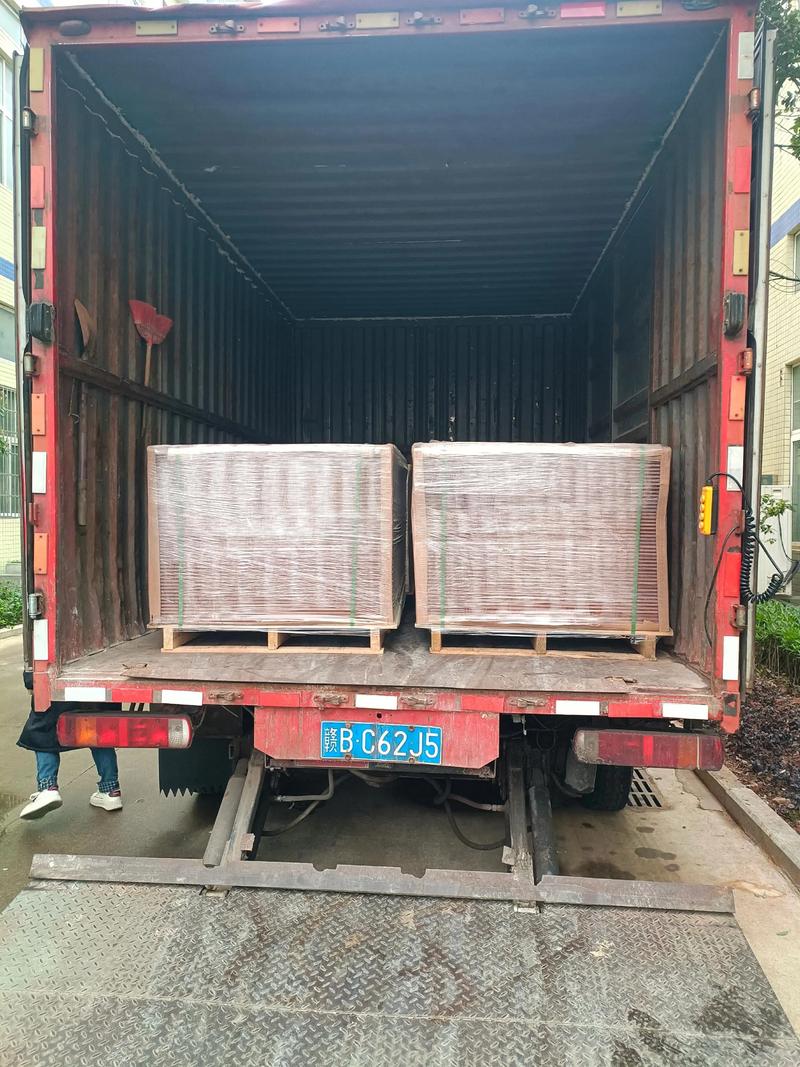 公路运输行业的兴盛与挑战：一场没有终点的旅程